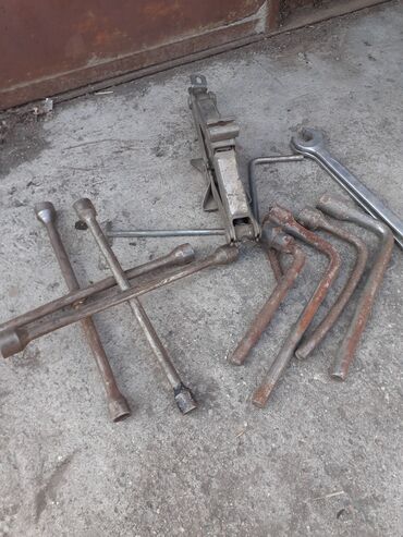 Другие детали кузова: Решётка гольф2 джетта 2, оригинал, цена 1000с дверные молнинг дж — 17