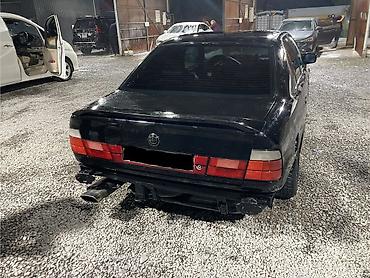 бмв е 318: BMW 5 series: 1988 г., Механика, Бензин, Седан — 1