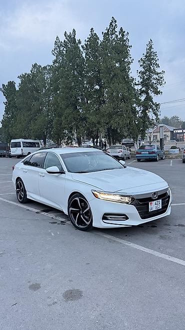 Продажа авто: Honda Accord: 2018 г., 1.5 л, Автомат, Бензин, Седан — 5