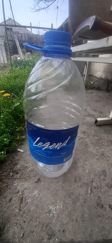 бутылки 10 литровые: 5 литровый боклашки почти новые чистые не использевные