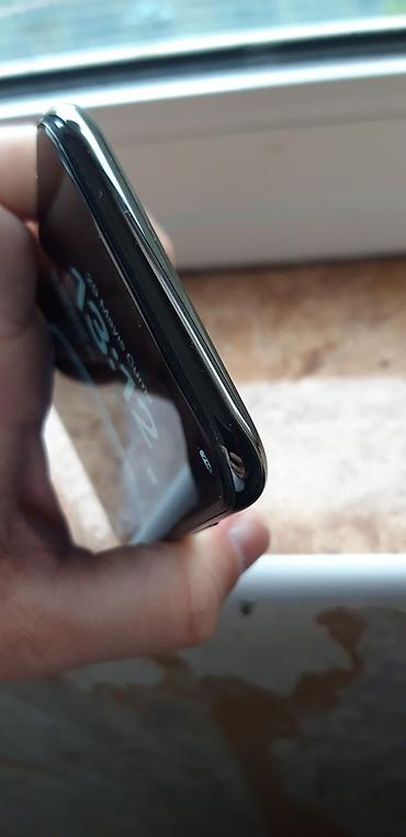 Apple iPhone: IPhone X, Qara, Face ID — 9