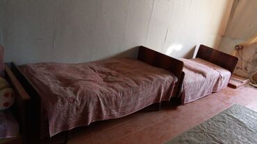 işlenmiş kravat: 2 kravat.
Biri 20 manat.
unvan :Merdekan.
tel:0557627685