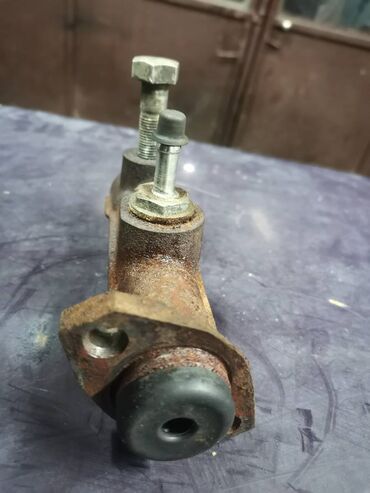 Auto delovi: Gornji cilindar kvacila Lada 7, Lada Niva br.2 Polovno, očuvano — 8