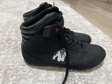 летние обувь: Кроссовки для тренажерного зала Gorilla Wear абсолютно новые