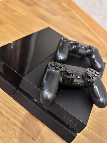 PS4 (Sony Playstation 4): Playstation 4 fat 500 gb ( ps4 ) Proşivka DEYİL. Konsol ev şəraitində