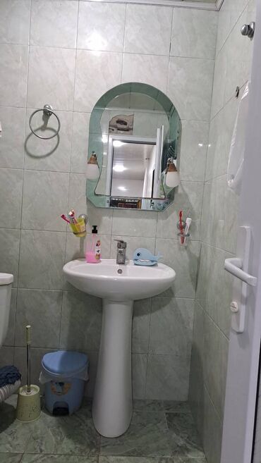 həzi aslanovda kirayə: Salam kiraye ve verilir telebe qizlara.elmler metrosu yaxinliginda.450