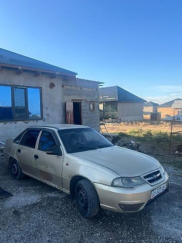 Daewoo Nexia: 2010 г., 1.5 л, Механика, Бензин, Седан
