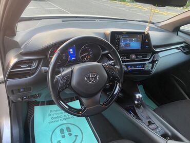 Toyota: Toyota C-HR: 2 l | 2017 il Ofrouder/SUV — 6