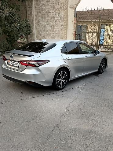 prius s: Toyota Camry: 2021 г., 2.5 л, Автомат, Гибрид, Седан — 5