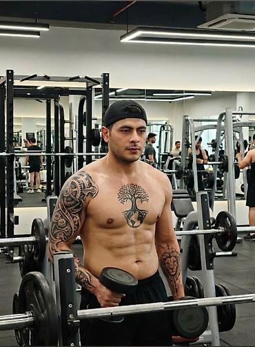 mustafa ceceli bilet: Model, Kişi, 25 yaş, Təcrübəsiz — 1