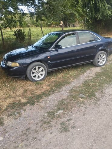 аварийный ауди: Audi A4: 1996 г., 2.6 л, Механика, Бензин, Седан