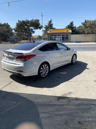 Hyundai: Hyundai i40: 1.7 l | 2013 il Sedan