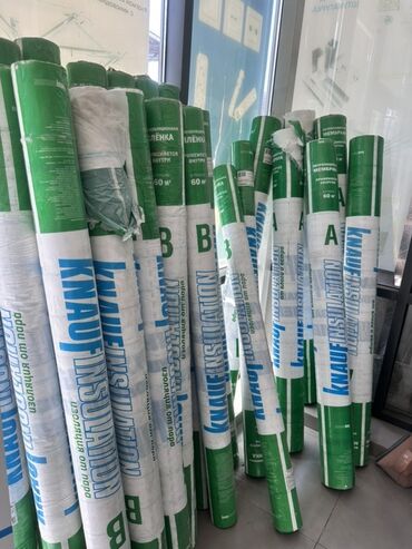 утепление окон: Рулоны пароизоляции Knauf Insulation. Материал используется для защиты