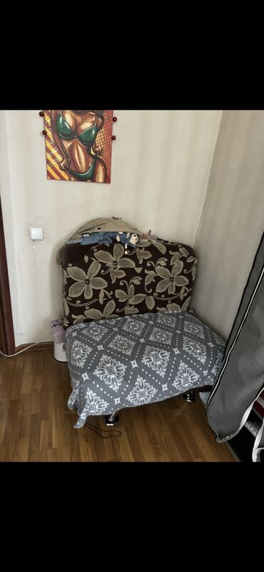 мяхкий мебель бу: Продам диваны. Два маленьких, два больших. Все раскладываются