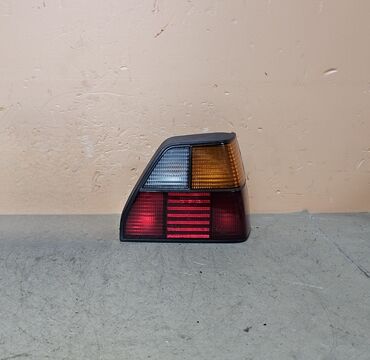 Бамперы: Задний правый стоп-сигнал Volkswagen 1990 г., Б/у, Оригинал