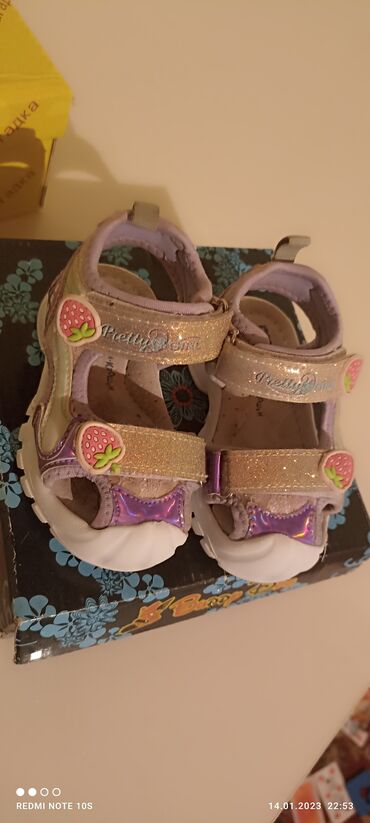 детская обувь для девочке: Босоножки для девочек. Состояние как новое. Одевали мало. Качество