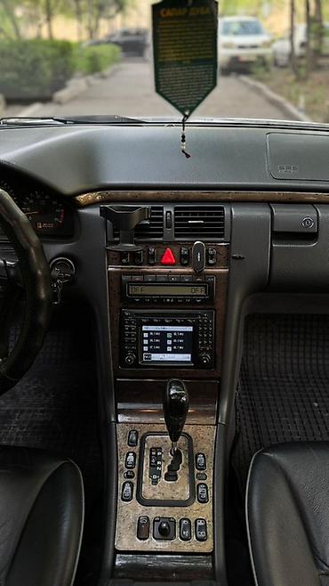 Mercedes-Benz: Mercedes-Benz E-Class: 2001 г., Седан — 5