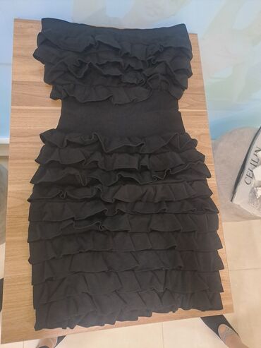 gul hicab instagram: Qara rəngli, strapless qadın donu. Üst və alt hissələri volan