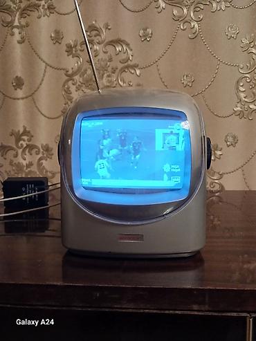 Televizorlar: Əla işlək vəziyyətdədir heç bir problemi yoxdur 12 Voltla adapter ilə — 6