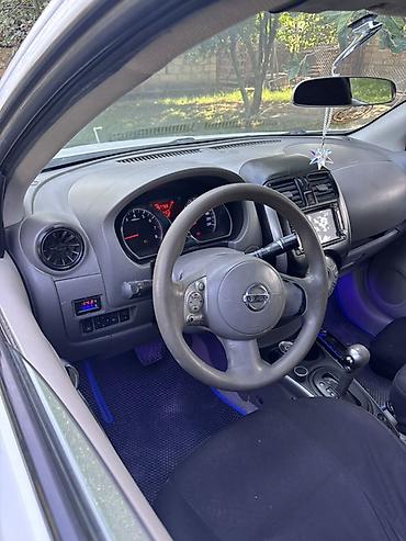 kollektor qutusu: Nissan Sunny: 1.5 l | 2013 il Sedan — 3