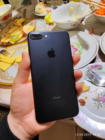 Apple iPhone: IPhone 7 Plus, Б/у, 128 ГБ, Jet Black, Зарядное устройство, Защитное стекло, Чехол, 100 %