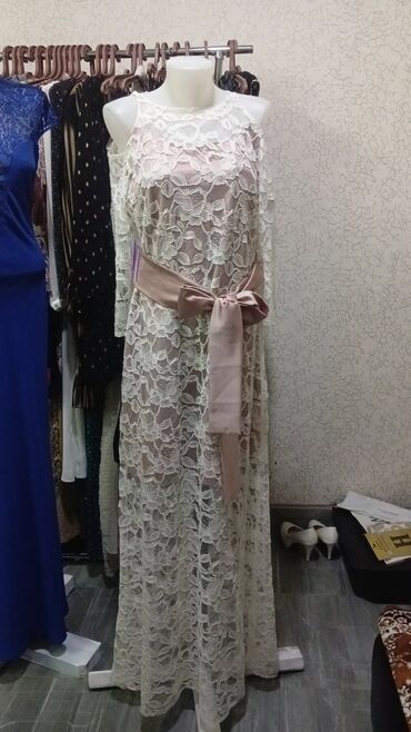 Ziyafət donları: Zərif gecə və tədbir geyimləri kolleksiyası - Qara-qızılı maxi don — 8