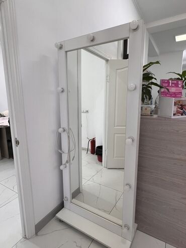 зеркало на колесиках: Напольное зеркало с подсветкой. Размер 185/80 - Формат