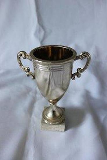 Značke, ordenje i medalje: PEHAR, 1991 | Stari pehar sa mermernim postoljem, ukupno visok oko — 6