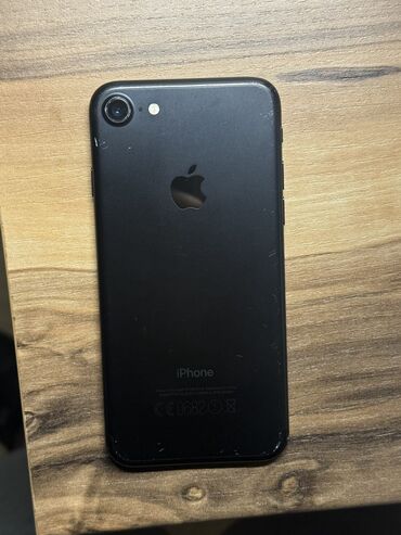 Apple iPhone: IPhone 7, Б/у, 128 ГБ, Чехол, 68 %