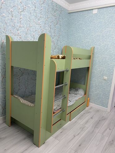 двухъярусную кровать: Балдар үчүн эки ярустуу, ЛДСП, түсү - Жашыл