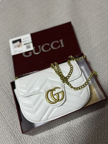 Другая женская одежда: Набор женской одежды (4 позиции) 1) Белый кроп-топ с длинным рукавом — 7