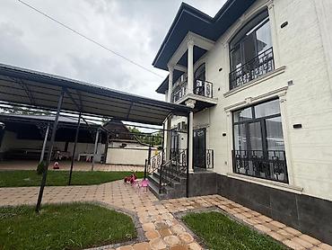 Продажа коттеджей и домов: Продаётся частный дом с благоустроенным участком. - Двухэтажный — 2