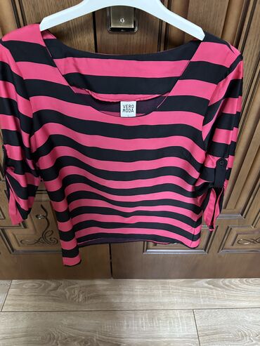 Köynək və bluzalar: 10 azn . Razmer S/M — 5