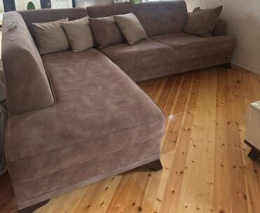 Televizorlar: Divan satılır 250₼. Yaxşı vəziyyətdədir. Açılır bazası var.Ünvan