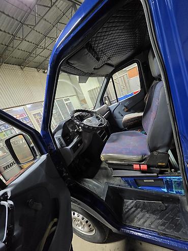 isis toyota: Легкий грузовик, Mercedes-Benz, Дубль, Б/у — 6