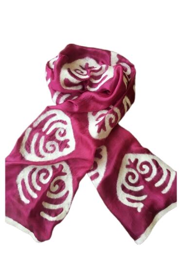 теплый шарф: Шелковые шарфы с войлоком ручная работа. Отличный подарок . Цвета