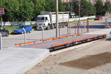 Tullantı qabları: Tərəzi (Qapan), 1000 kq, Pulsuz quraşdırma