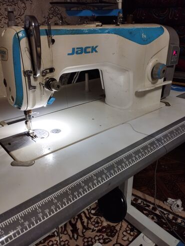 швейный оборудование: Швейная машина Jack, Полуавтомат