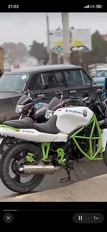 Motosikletlər: Suzuki — 1
