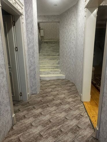 Uzunmüddətli kirayə evlər: 140 kv. m, 4 otaqlı -da lalafo.az — 14 Uzunmüddətli kirayə evlər: 140 kv. m, 4 otaqlı — 14