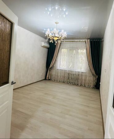 квартиры с подселением для девушек: 2 комнаты, 52 м², 106 серия, 2 этаж, Евроремонт
