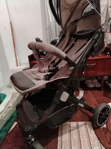 flo memar ecemi: Klassik gəzinti arabası, Kidilo, İşlənmiş lalafo.az -da flo memar ecemi: Klassik gəzinti arabası, Kidilo, İşlənmiş