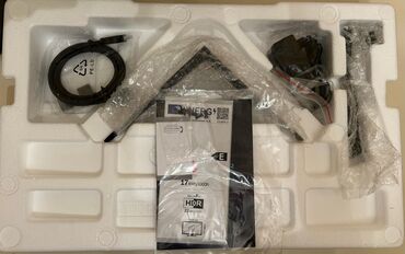 Monitorlar: Excalibur brendindən bu qara monitor 200 Hz təzələnmə tezliyi və 1 ms — 8