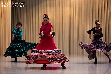 Другие услуги в сфере красоты и здоровья: Театр-студия фламенко "Эсмеральда" начинает набор в группу фламенко с — 19