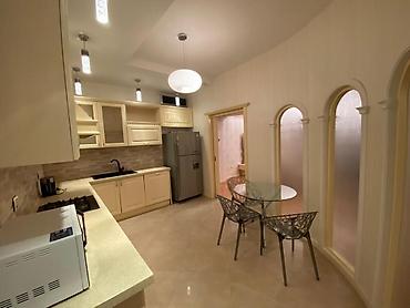 divan fabrikası: İcarəyə verilir 5 otaqlı yeni tikili 200 m², Nizami m. Kateqoriya — 5