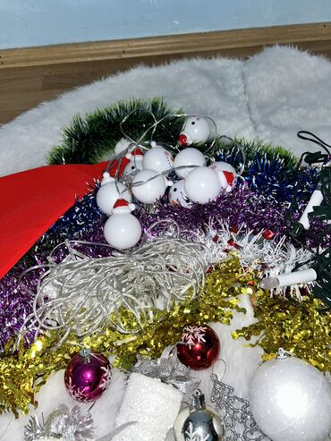 Yeni il oyuncaqları və bəzəkləri: Şəkildə gördüyünüz bütün yeni il oyuncaq və bəzəkləri hamısı birlikdə — 5