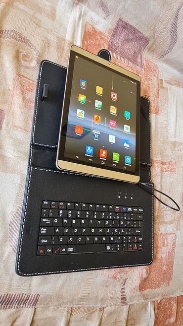 Tableti: Tablet sa futrolom i žičanom tastaturom - Android tablet dijagonale — 12