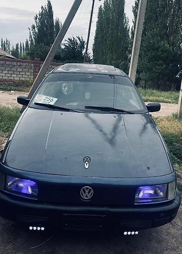 мотоцикл спорт байкер: Volkswagen Passat: 1989 г., 1.8 л, Кол менен иштөөчү, Бензин, Седан — 4