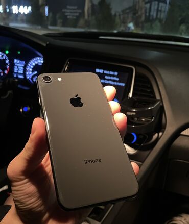 Apple iPhone: IPhone 8, Б/у, 64 ГБ, Black Titanium, 54 %