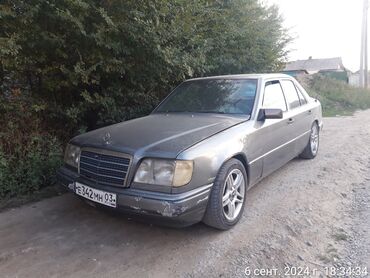 меняю 124: Mercedes-Benz 260: 1990 г., 2.6 л, Механика, Бензин, Седан